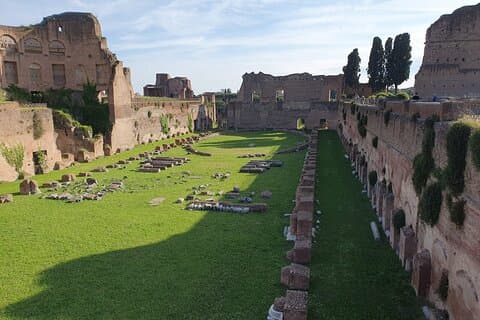Forum Romanum och tillgång till Palatine Hill