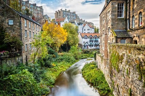 Edimburgo: Tour a piedi di Dean Village Circus Lane con un locale