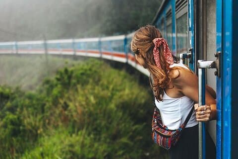 Viagem de trem de Ella para Colombo com passagem reservada