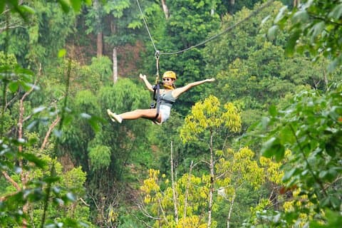 Phuket Paradise Adventure Zipline og ATV Adventure med overføring
