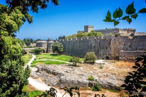 Lindos Acropolis & Rhodos Old Town Highlights Tour