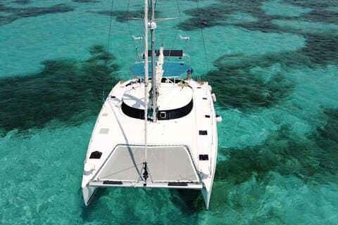 Catamaran privé de 4 heures / 46 pieds de Cancun à Isla Mujeres