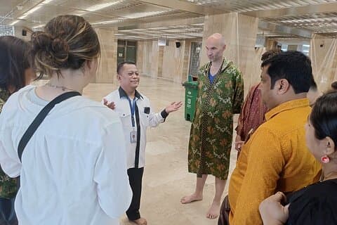 ジャカルタ半日シェアガイドツアーモニュメントと旧市街訪問