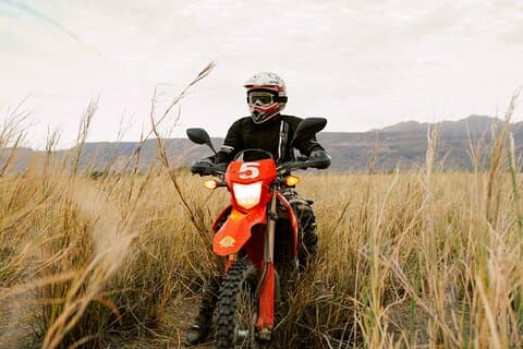 Safari en moto avec guide privé de 7 jours en Tanzanie