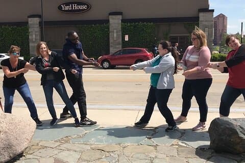 Morsom City Scavenger Hunt i Carrollton av Zombie Scavengers