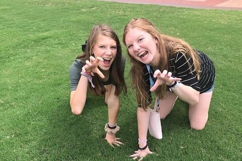 Morsom Scavenger Hunt in Garland av Zombie Scavengers