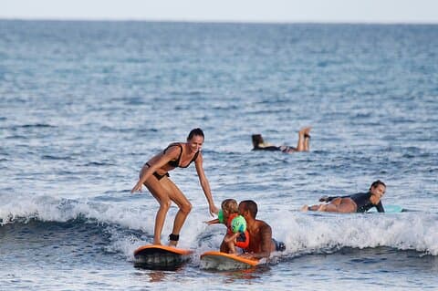 Surf lessons Guadeloupe beginners intermediate confirmed