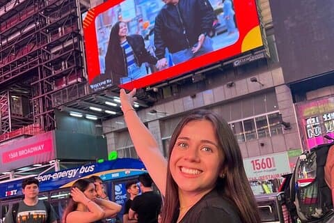 Få din 15 sekunder av berömmelse på en Times Square Billboard i NYC!
