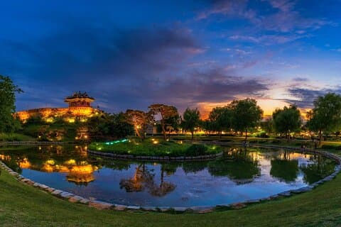 Tour nocturno a la Fortaleza Suwon Hwaseong desde Seúl