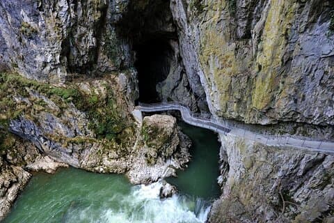 Cavernas de Škocjan e a cidade de Piran de Ljubljana