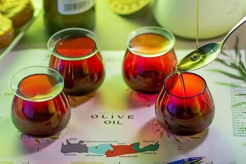 Guidad provning av 3 extra jungfruolivoljor på Douloufakis Winery