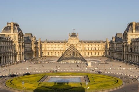 Excursão privada com ingressos para o Museu do Louvre e Crepes