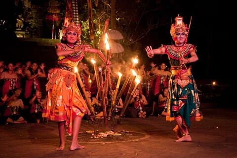 Il mistico tempio di Uluwatu e la danza del fuoco di Kecak