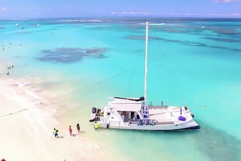 Bavaro Catamaran: Sail, Snorkel & Party with Drinks and Snacks