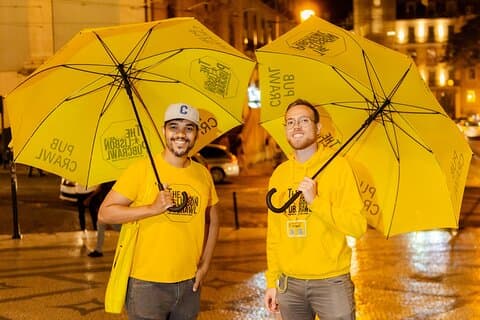 Lisbonne : Pub Crawl avec Open Bar, Shots & Entrée VIP Club