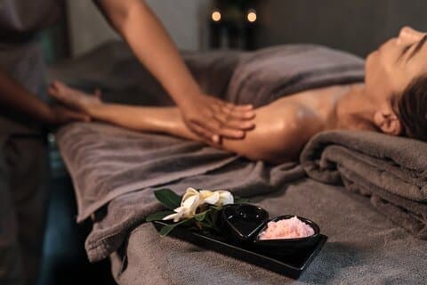 Agadir : 1h berber massage + Facial + Pedicure + Manicure