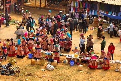 Tour privado los sábados por el mercado de Can Cau y el mercado de Bac Ha