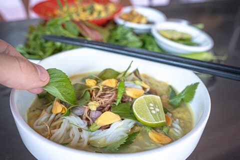 El subterráneo culinario de Phnom Penh: recorrido gastronómico local en Tuk-tuk