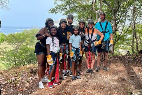 Aventura extrema de tirolesa em Mahogany Bay