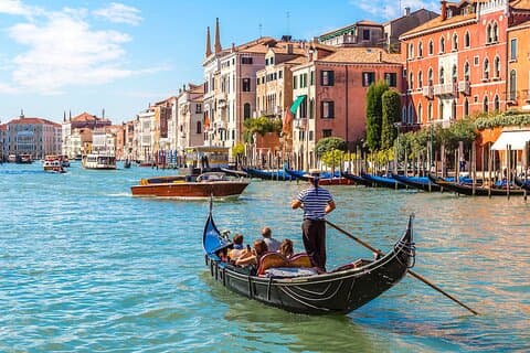 Tour a pie y encantador viaje en góndola en Venecia + Ebook