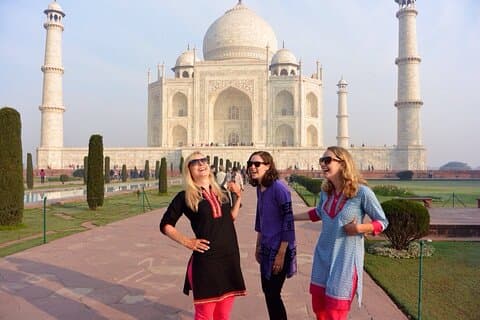 Samme dag Taj Mahal tur med bil fra Delhi + Skip The Line billetter