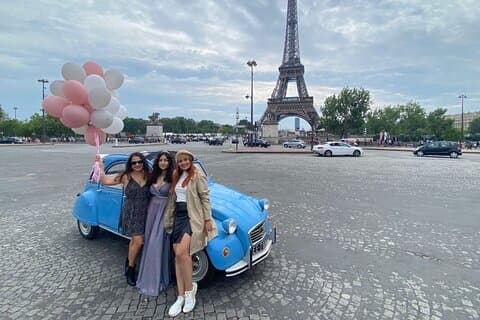 Private tour of Versailles and its surroundings in a classic car
