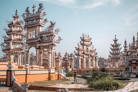 Hoian/Danang : Histoires cachées du cimetière d'An Bang