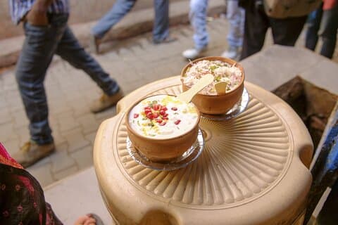 Recorrido a pie de comida callejera de medio día en Varanasi