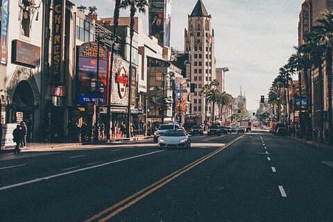 Tour a piedi dei fantasmi di Hollywood