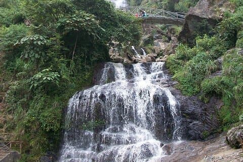 Visite privée des cascades, du trekking et des villages tribaux au départ de Sapa
