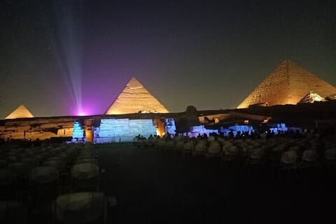 Pyramid's betoverende symfonie: geluids- en lichtshow