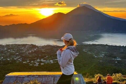 Monte Batur Sunrise Trekking y aguas termales naturales