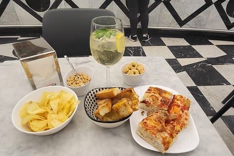 トレントのストリート フード ツアー