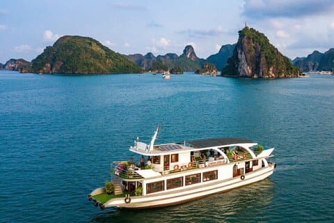 WONDER BAY CRUISE - Luxe 1 jour au départ de Hanoi et petit groupe en bateau