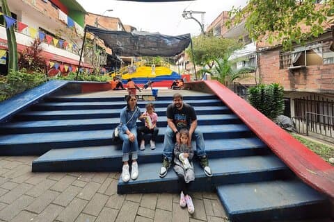 Tour Dark Past and Bright Present Pablo Escobar och Comuna 13