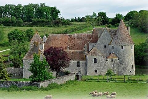 Château de Buranlure 1000 Years of History Heritage and Oenology