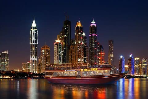 Dubai Dhow kryssning middag med fantastisk utsikt över Marina
