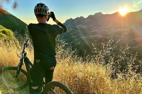 Hidden Waterfall E-Mountain Bike and Hike in Malibu: Beginner