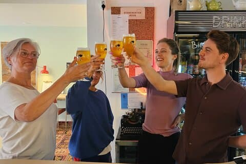 アムステルダムでのオランダビールの試飲、伝統的なハッテン場、ゲーム