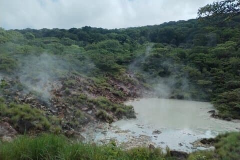 ネイチャーハイキングパイラスリンコンデラビエハ国立公園-セルフドライブ