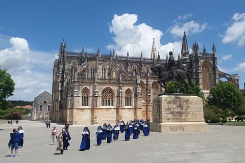 The Classic 4: Fátima, Batalha, Nazaré & Óbidos Express