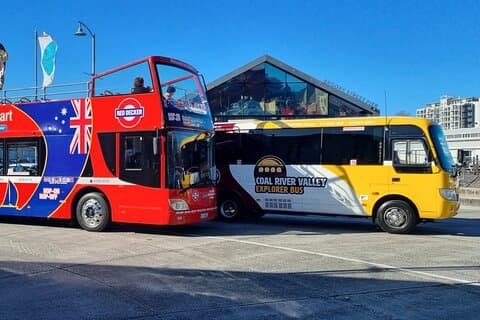 Richmond Village und Red Decker Hop-on-Hop-off