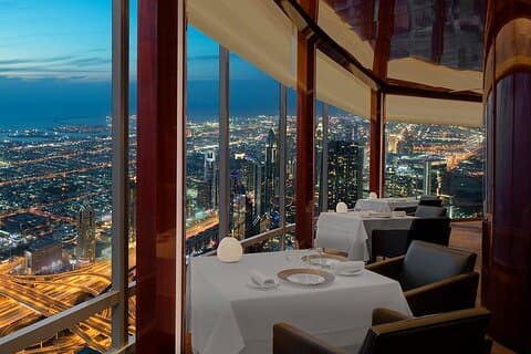 Atmosphere Burj Khalifa Dubaiでの食事体験(送迎付き)