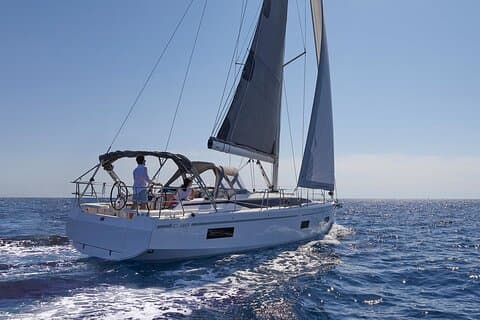 Private Luxury Sunrise Sail-yacht cruise