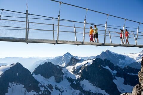 Titlis, der ewige Schneeberg, und Luzerner Dorf