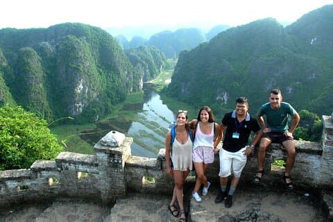 Excursión privada de un día a Ninh Binh desde la cueva Hanoi Bai Dinh Trang An Mua