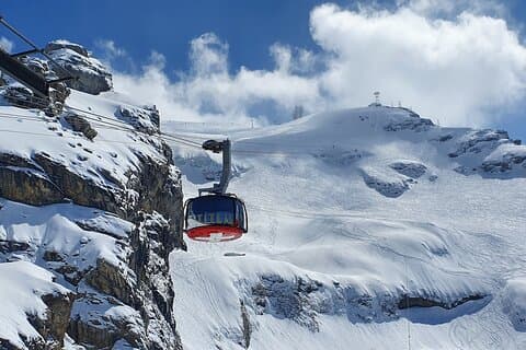 Attraktion billet : Mt. Titlis med tog og kabelbane fra Lucerne