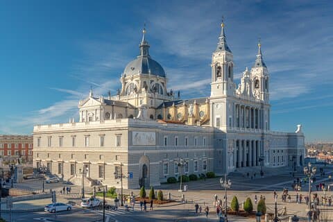 Madrid: VIP Palais Royal & Cathédrale avec billets et prise en charge à l'hôtel
