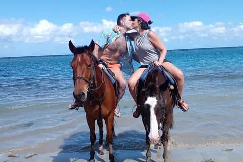 Équitation et rafting en bambou au départ de Montego Bay