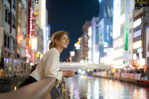 Tour privado personalizado de Osaka con guía local